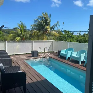 Le Domaine De Periolat Le François